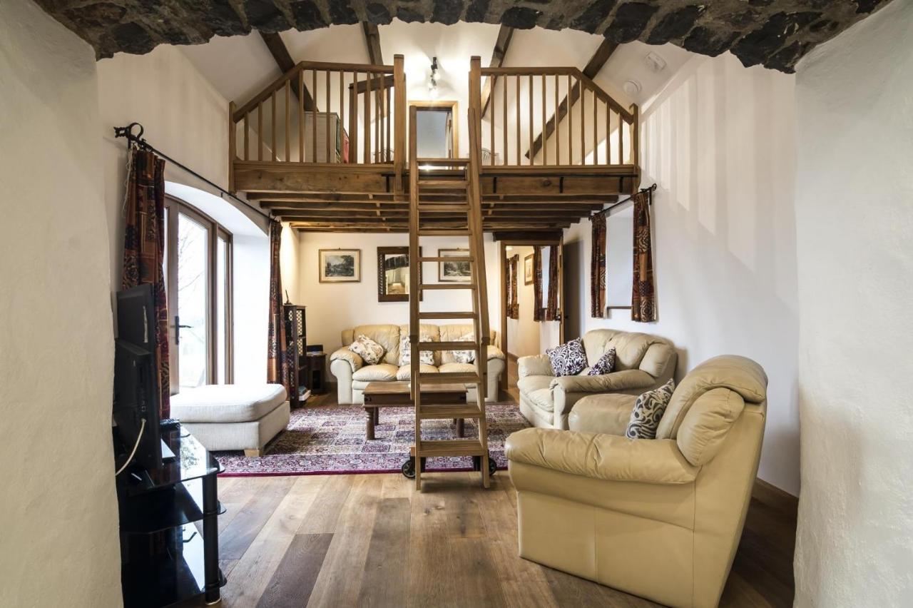 Orchard Cottage - Luxurious Barn Conversion - Beavers Hill Менербіер Екстер'єр фото